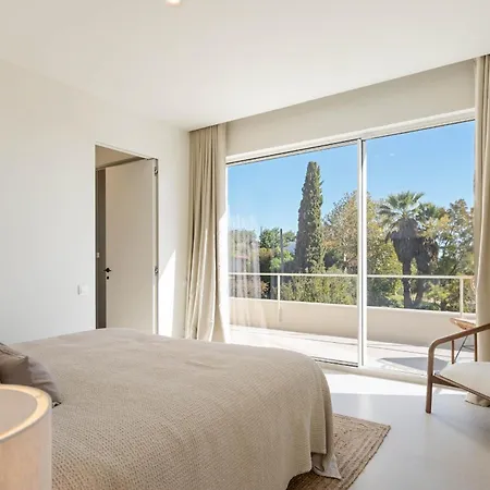 Modern Sea View Villa, Heated Pool,rooftop Jacuzzi Outdoor Kitchen 12min Faro Airport Semesterbostad Santa Bárbara de Nexe
