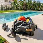 Holiday home Modern Sea View Villa, Heated Pool,rooftop Jacuzzi Outdoor Kitchen 12min Faro Airport
