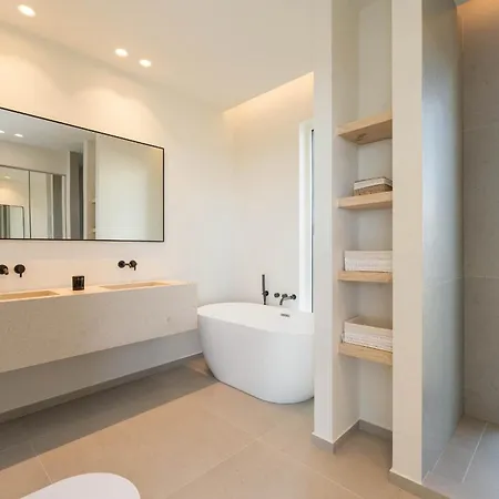 Modern Sea View Villa, Heated Pool,rooftop Jacuzzi Outdoor Kitchen 12min Faro Airport * Santa Barbara de Nexe
