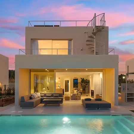 Modern Sea View Villa, Heated Pool,rooftop Jacuzzi Outdoor Kitchen 12min Faro Airport Santa Barbara de Nexe