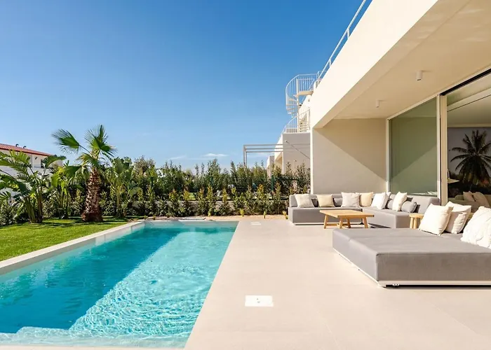 Modern Sea View Villa, Heated Pool,rooftop Jacuzzi Outdoor Kitchen 12min Faro Airport بيت للعطل Santa Bárbara de Nexe